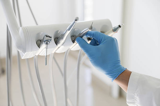 Professional Emergency Dentist technician working in Springfield, NJ